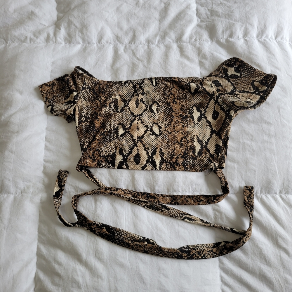 Leopard crop top